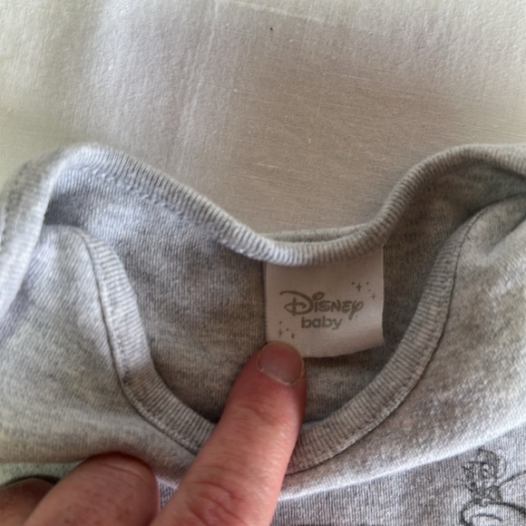 Disney - Gray Dumbo Short Sleeve Bodysuit Onesie - Picture 3 of 4